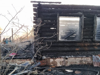 Появились фото с места пожара с семью погибшими в Пензенской области
