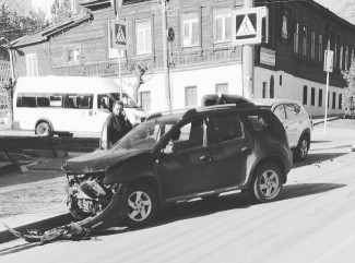 В Пензе в жесткой аварии изуродовало французский кроссовер