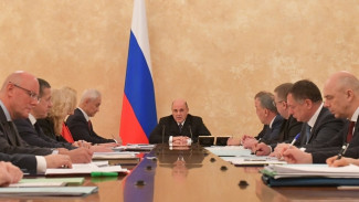 Премьер-министр России предложил ввести режим самоизоляции во всех регионах