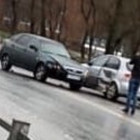 На улице Злобина в Пензе угодили в аварию две легковушки