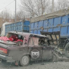 Серьезное ДТП в Пензе: «семерка» влетела под грузовик