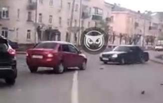 В Пензе улица Калинина встала в пробке из-за жесткого ДТП