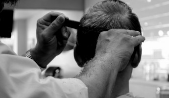 Пензенский губернатор рассказал о парикмахере, заразившем 23 клиента COVID-19