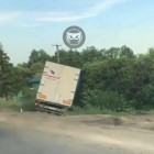 В Пензенской области грузовик слетел с дороги (видео)