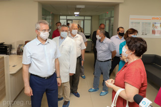 Пензенский губернатор проверил ремонт офтальмологической больницы