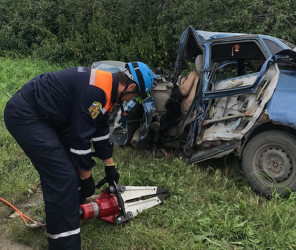 В Пензенской области труп водителя вырезали из машины после ДТП
