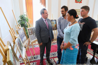 В пензенском парламенте открылась выставка работ сердобских художников