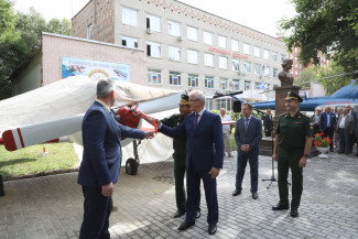 В Пензе в экспозиции ДОСААФ появился отреставрированный самолет ЯК-52
