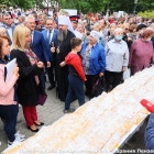 14-метровый Спасский пирог сегодня попробовали гости Пензенского спаса