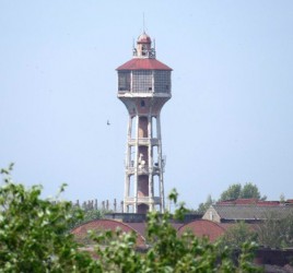 Пензенский экстремал залез на шпиль водонапорной башни ЗИФ 