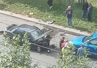 На проспекте Строителей в Пензе столкнулись 4 машины, есть пострадавшие