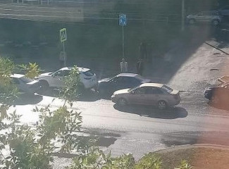 Авария на Западной поляне в Пензе спровоцировала серьезную пробку