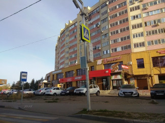 На улице Антонова в Пензе начали установку светофора