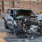 В Пензе огонь изуродовал две иномарки. ФОТО