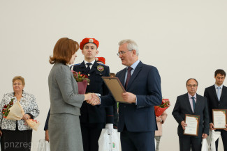 Губернатор Пензенской области поздравил учителей с профессиональным праздником