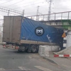 В Пензе очередной грузовик пополнил список жертв «моста глупости»