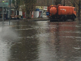 В Пензе коммунальные службы начали откачку дождевой воды