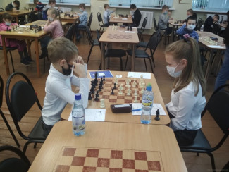 В Пензе проходит шахматный турнир среди школьников