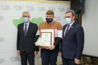 В Пензе состоялось награждение лауреатов премии «Доброволец Сурского края-2020»