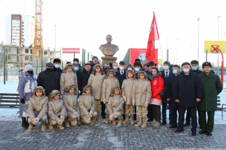 В Пензе состоялось открытие бюста генерала Василия Глазунова