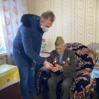В Пензе волонтеры «Единой России» подарили слуховой аппарат участнику ВОВ