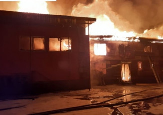 В Кузнецке на мебельном складе произошел пожар