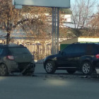 В Пензе на улице Карпинского произошло ДТП с участием нескольких машин