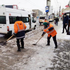 Пензенские улицы вышли убирать от снега 65 единиц спецмашин