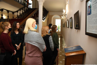 В пензенском парламенте открылась фотовыставка «Кругом родные все места»