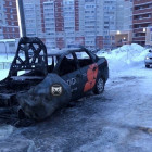 На улице Ладожской в Пензе огонь уничтожил машину такси