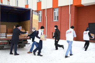 Волонтеры «Единой России» продолжают помогать людям в период пандемии