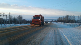 В Пензенской области более 200 спецмашин очищают дороги от снега
