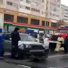 На видео попали последствия жесткого ДТП на улице Антонова в Пензе