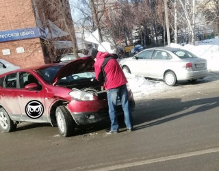 На улице Урицкого в Пензе жестко столкнулись две машины