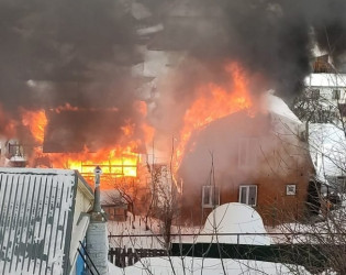 Пожар на улице Дарвина в Пензе тушили 34 человека