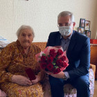 Иван Белозерцев поздравил с днем рождения 103-летнюю пензячку