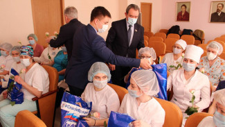 В Пензе передали продукты врачам областной детской больницы имени Филатова