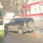 На улице Рахманинова в Пензе машина врезалась в пассажирский автобус