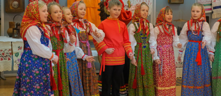 В Пензе открылась экспозиция традиционной одежды и предметов быта В Пензе открылась экспозиция традиционной одежды и предметов быта