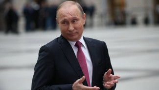 Владимир Путин объявил в майские праздники длинные выходные