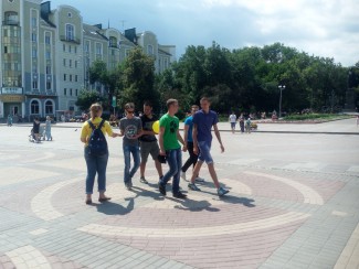 Волонтеры «Справедливой России» поздравили пензенцев с Днем молодежи