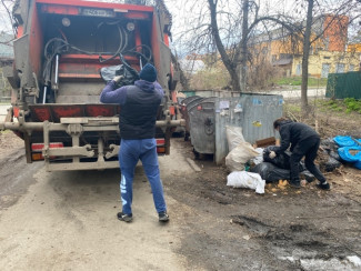 Ленинский район Пензы очистили от бытового мусора