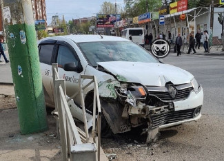 В Пензе разбился автомобиль «Яндекс.Такси». ФОТО