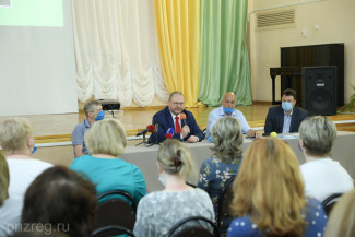 Пензенцам разрешат присутствовать на выпускных в школах