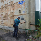 На улице Карпинского в Пензе закрасили около 50 надписей с рекламой наркотиков
