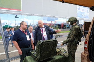 Врио губернатора Пензенской области посетил форум «Армия 2021»
