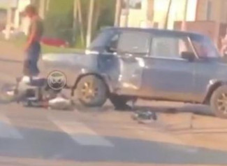 Появилось видео с места аварии со скутером и «семеркой» под Пензой