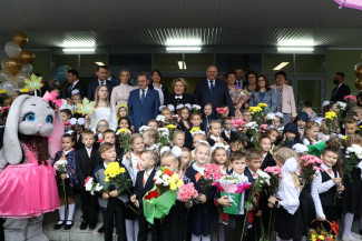 Валентина Матвиенко поздравила учеников 14 лицея с началом учебного года