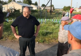 Как Мельниченко разворачивает бюрократическую машину. Эксперты оценили народные инициативы врио губернатора