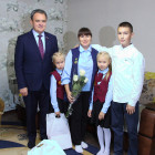 Близняшки-первоклассницы и золотая свадьба: Валерий Лидин посетил Сердобский район